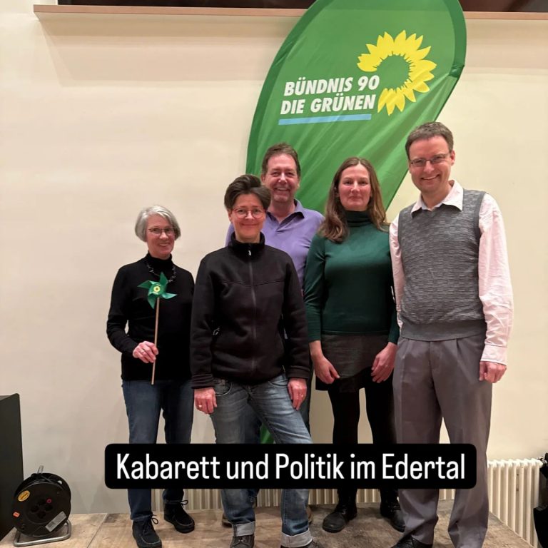 Romy Hildebrandt und Ilka Deutschendorf in der Festhalle Edertal
